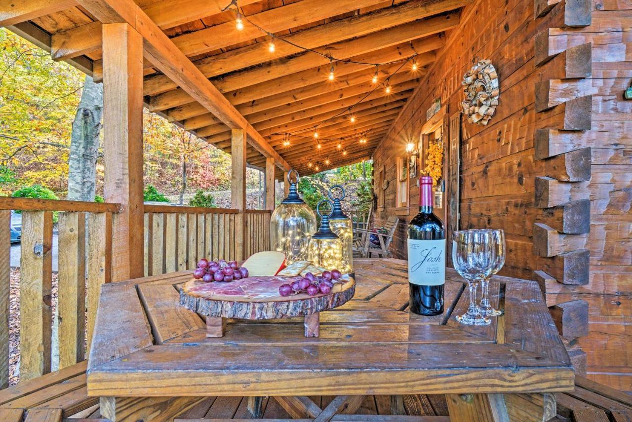 Grin N Bear It Cabin With Hot Tub And Fire Pit! Pigeon Forge Exterior foto
