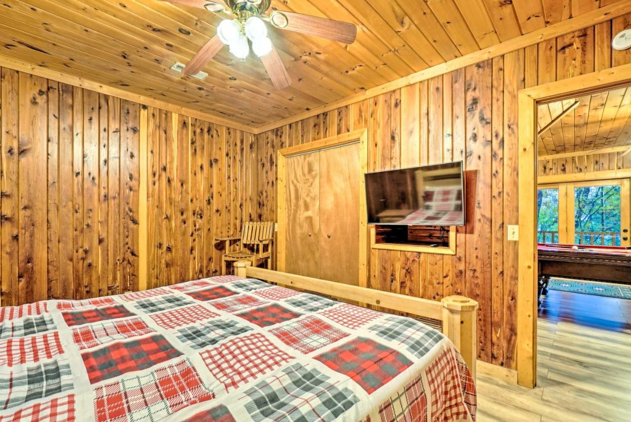 Grin N Bear It Cabin With Hot Tub And Fire Pit! Pigeon Forge Exterior foto
